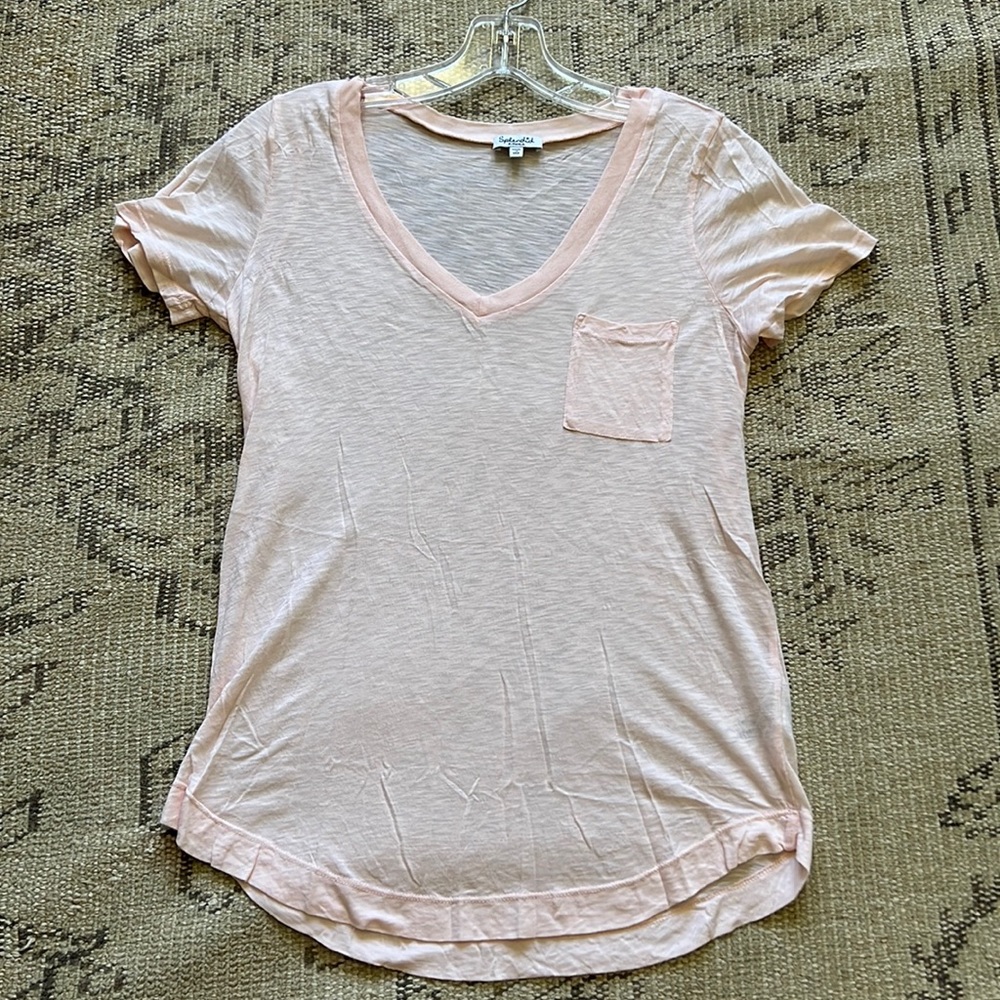 Blush pink splendid V-neck T-shirt